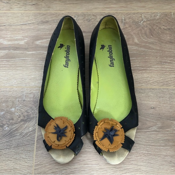 Black wedge peep toe shoes - Picture 2 of 5